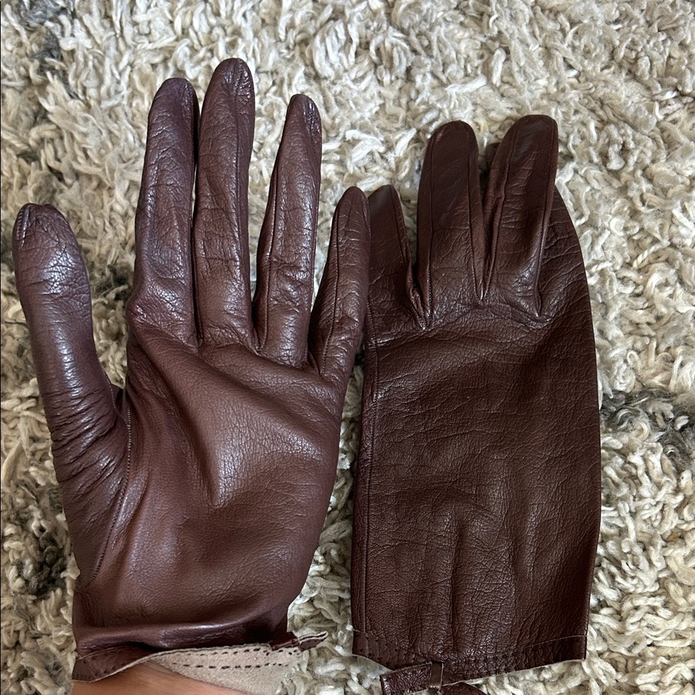 Luxurious Women's Brown Leather Gloves